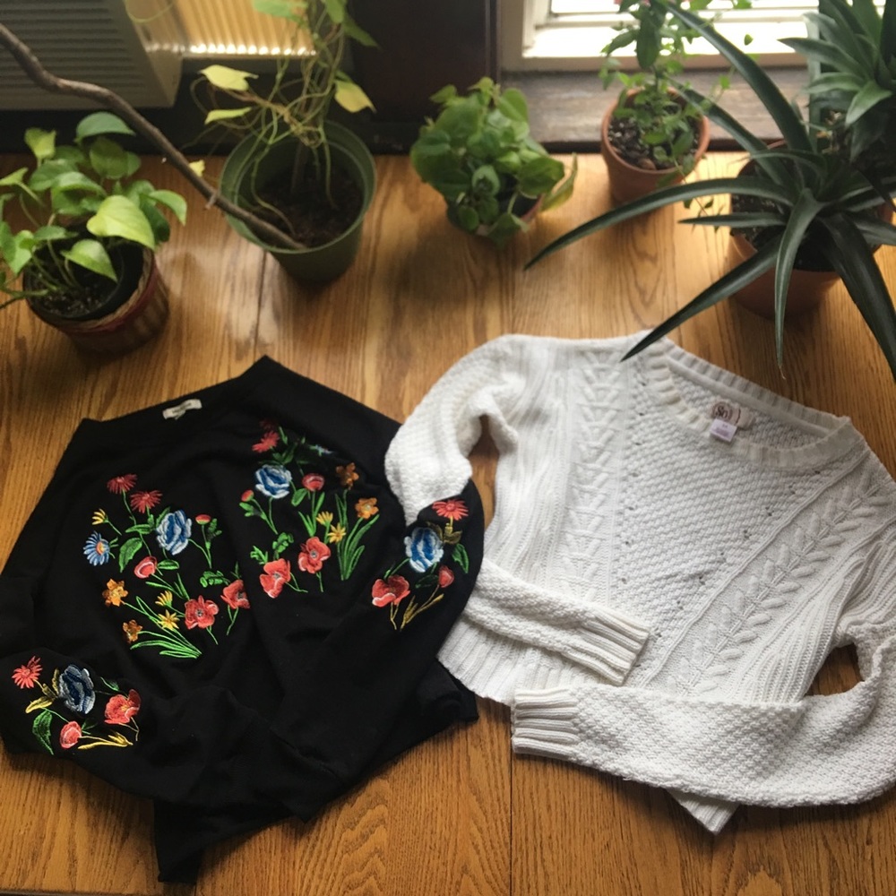 Floral crop sweatshirt & white knit crop sweater